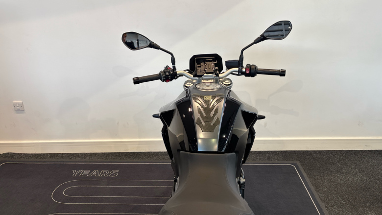 BMW F900 R